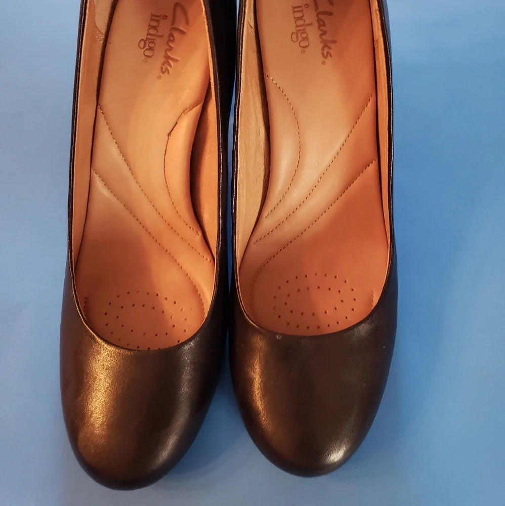 Elegant Black Women's Heels - Picture 3 of 7